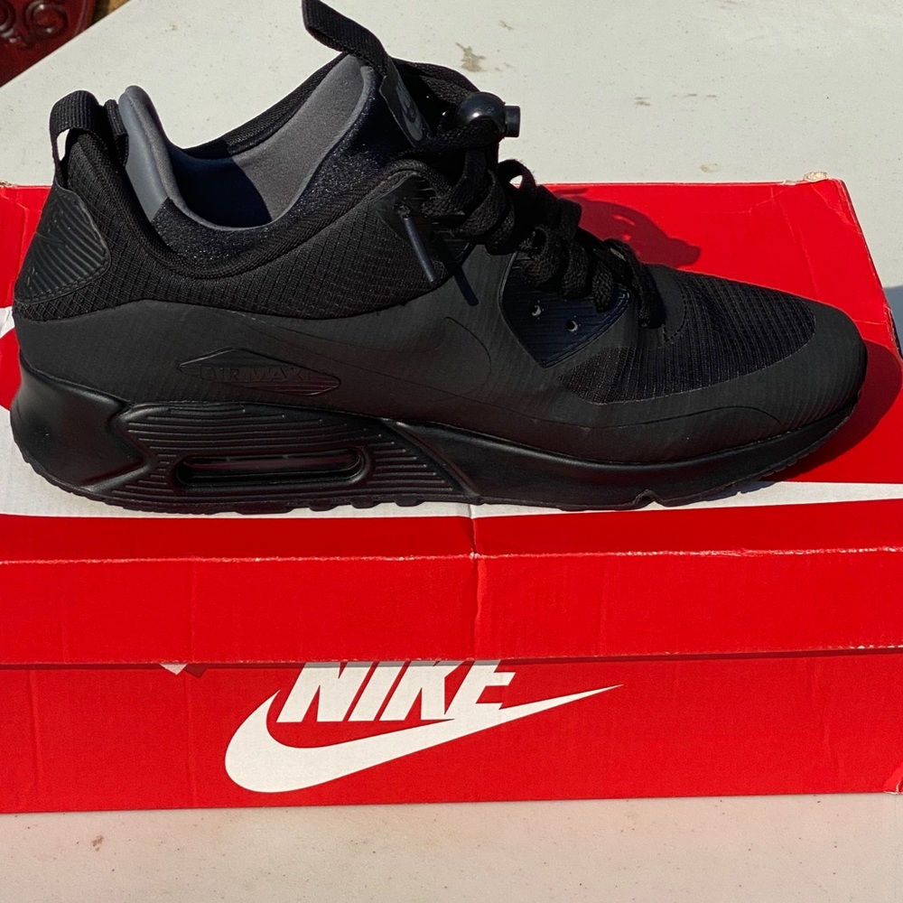 Nike Air Max Mid-Winter 90.